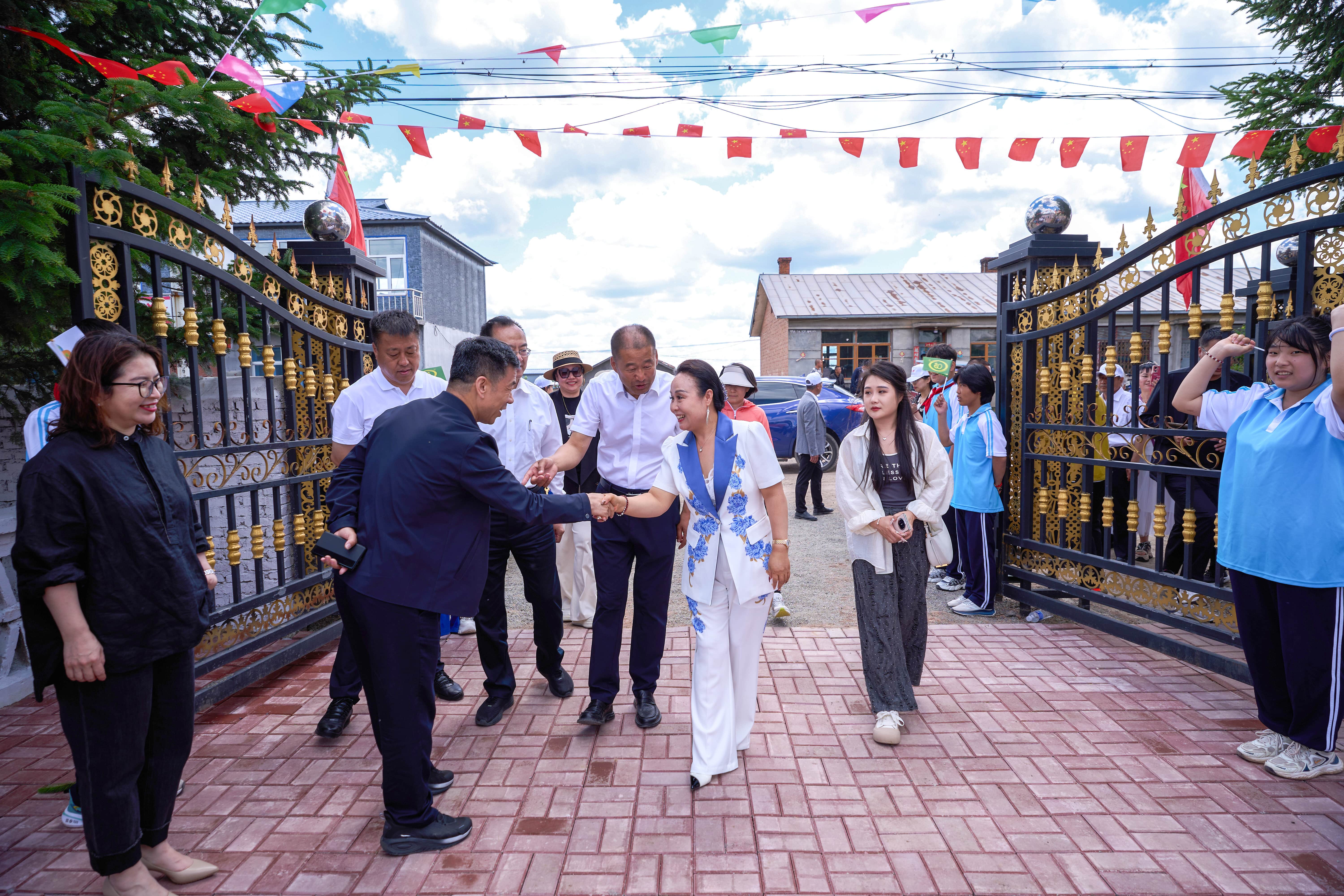 第254所 黑龙江巴彦县黑山镇民乐村佳博官方网站侯玉霞学校