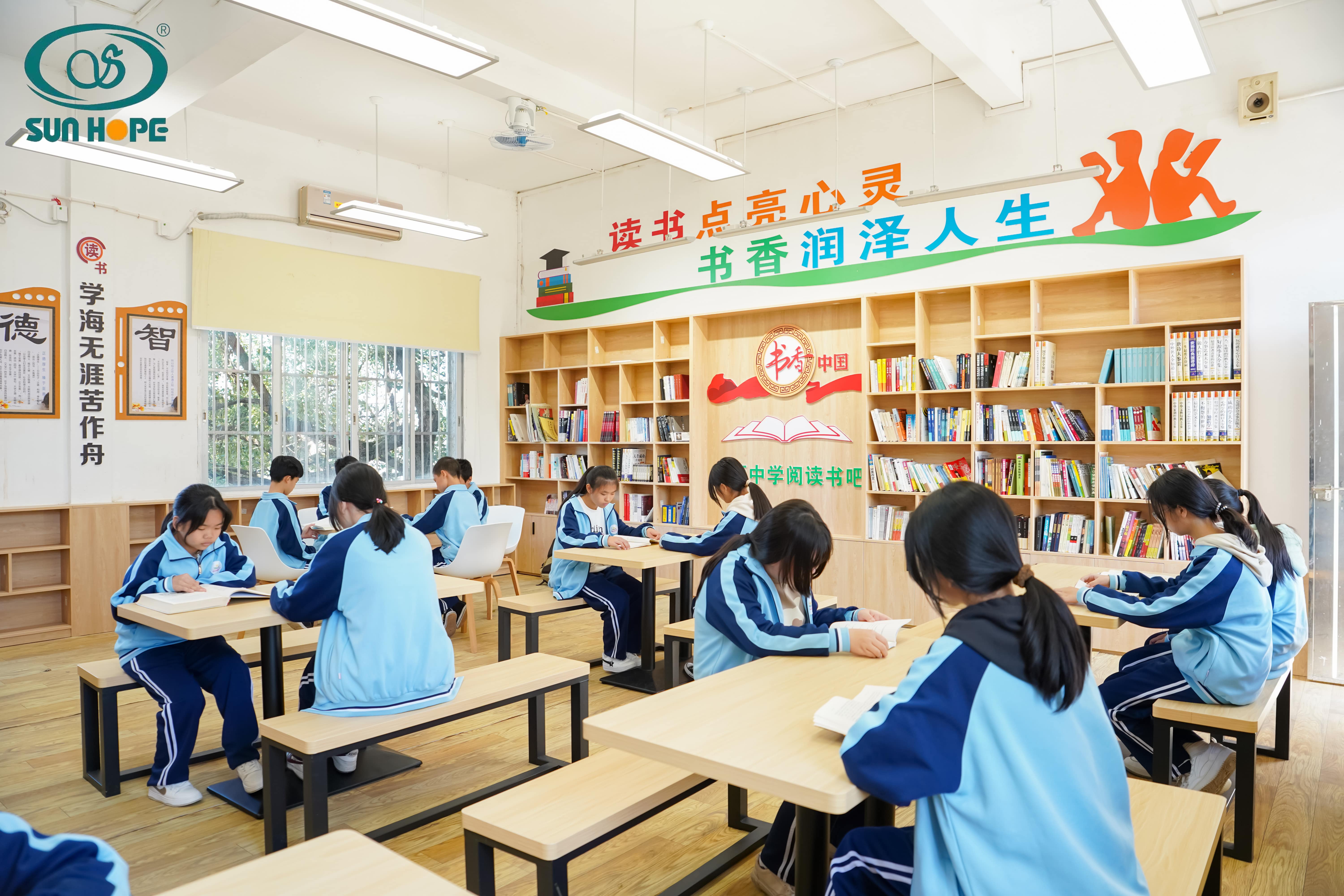 天津高校大学生记者走进佳博官方网站公益小学开展“书香悦读，筑梦成长”活动