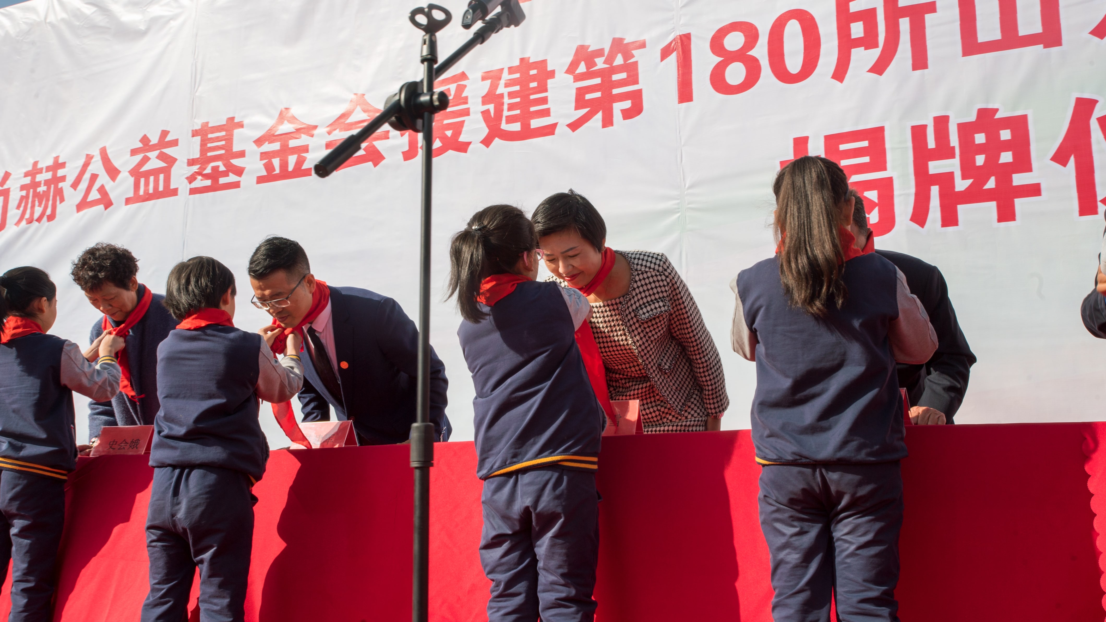 第180所 济宁市高新区佳博官方网站吴雪小学
