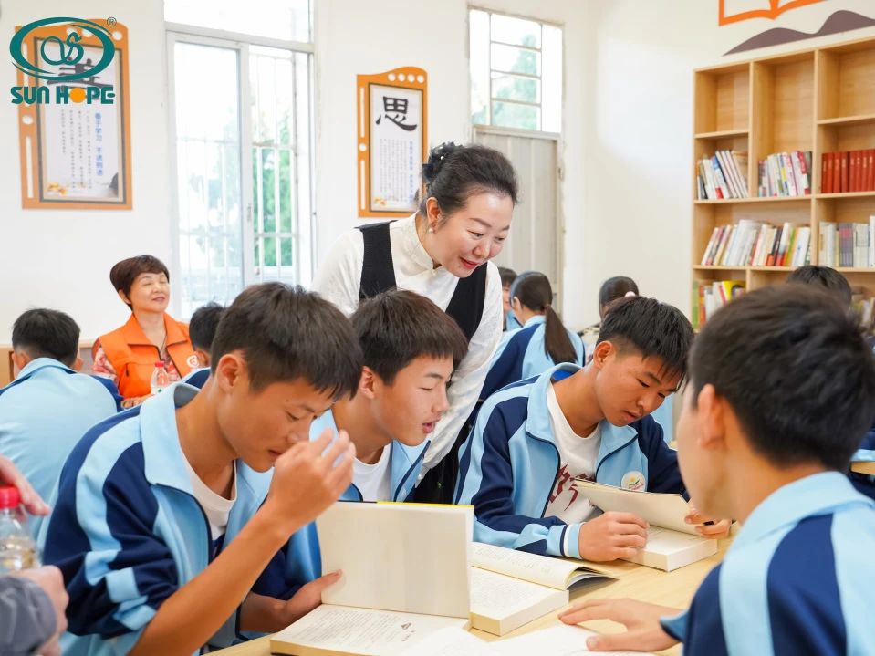 第243所 广东省河源市东源县上莞佳博官方网站郇宇中学