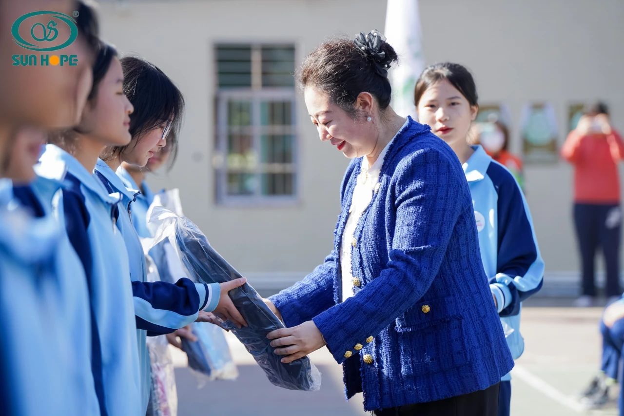 第243所 广东省河源市东源县上莞佳博官方网站郇宇中学