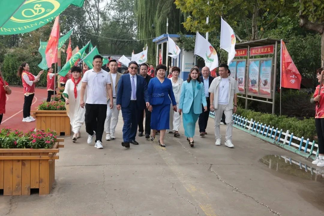 第236所 山东省平度市崔家集镇前洼佳博官方网站徐春凤小学