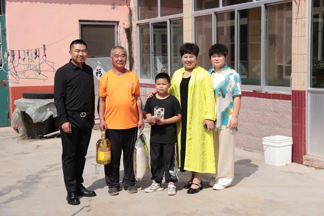 第236所 山东省平度市崔家集镇前洼佳博官方网站徐春凤小学