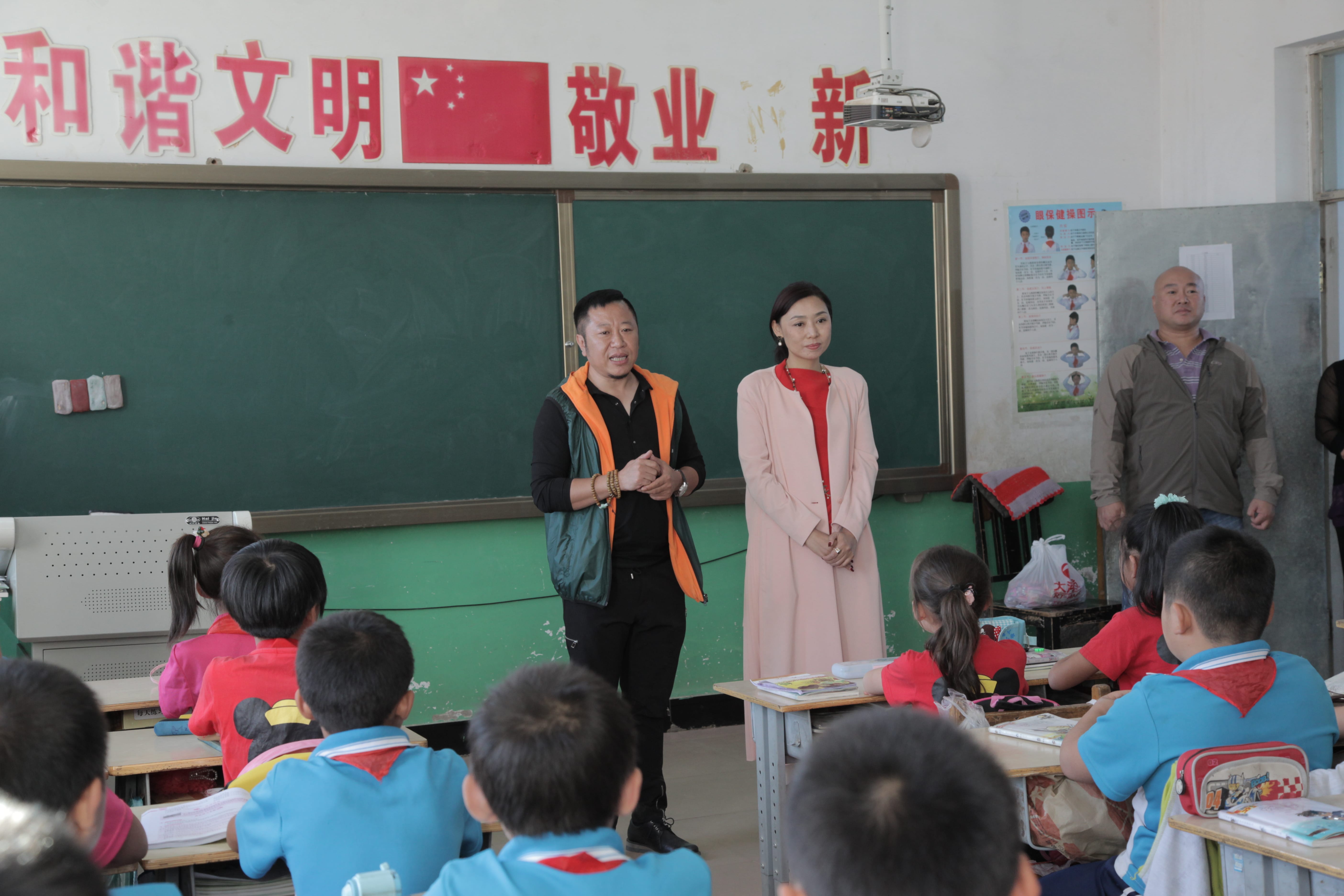 第37所 阜新市阜蒙县八家子佳博官方网站苗鑫小学