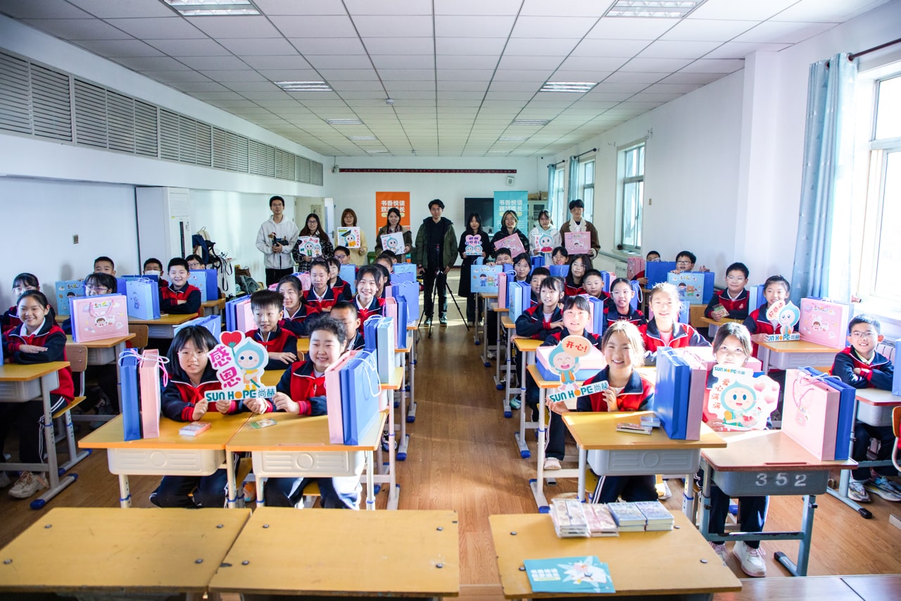 天津高校大学生记者走进佳博官方网站公益小学开展“书香悦读，筑梦成长”活动