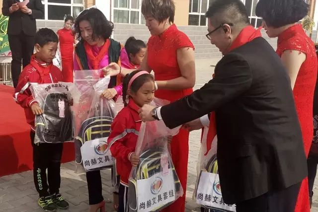 第68所 包头市九原区佳博官方网站董丽萍奶业中心校