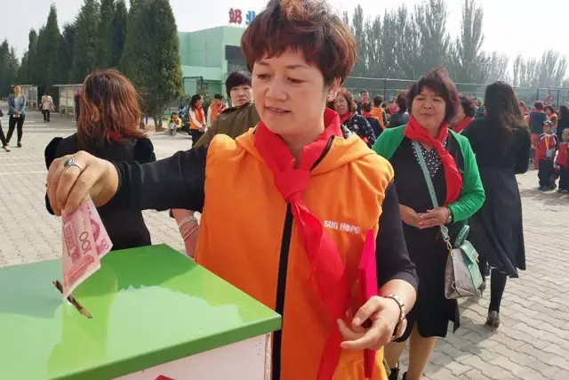 第68所 包头市九原区佳博官方网站董丽萍奶业中心校