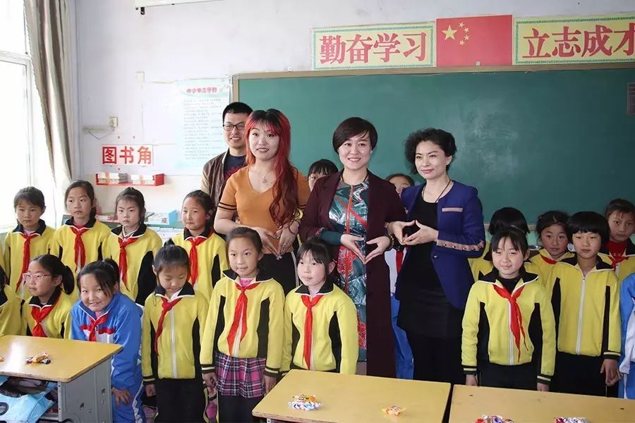 第92所 泰安市岱岳区范镇梭村佳博官方网站李娜小学