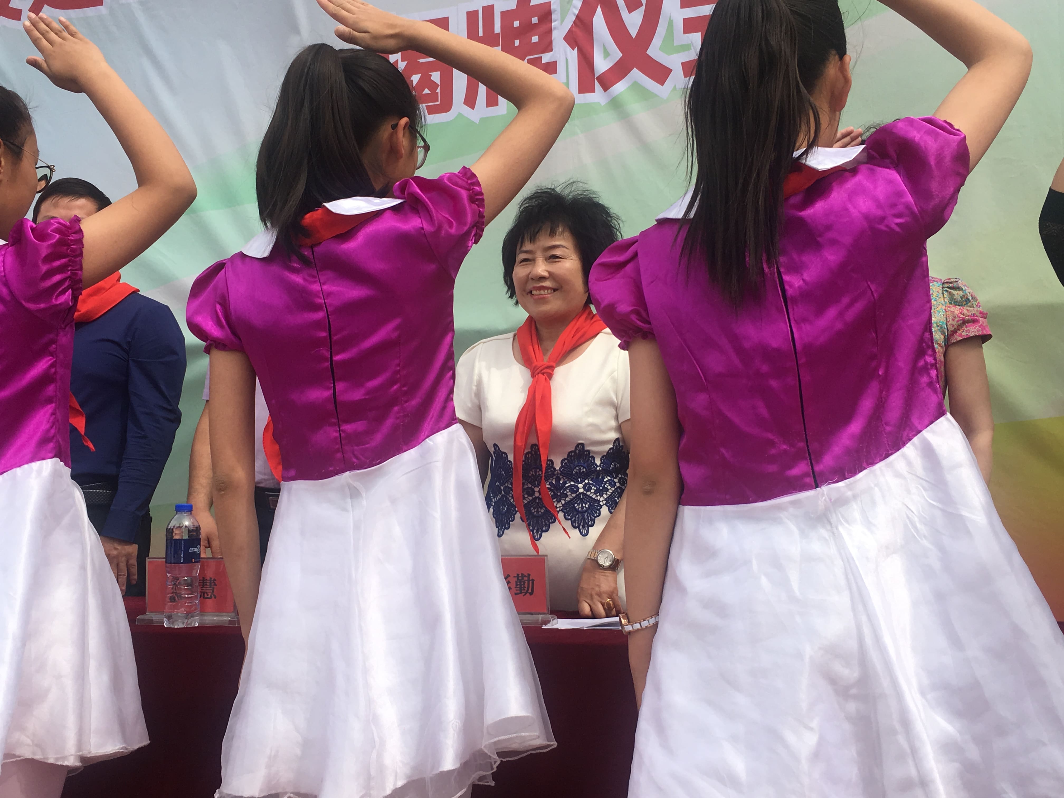 第148所 固阳县新世纪佳博官方网站吴彩勤小学