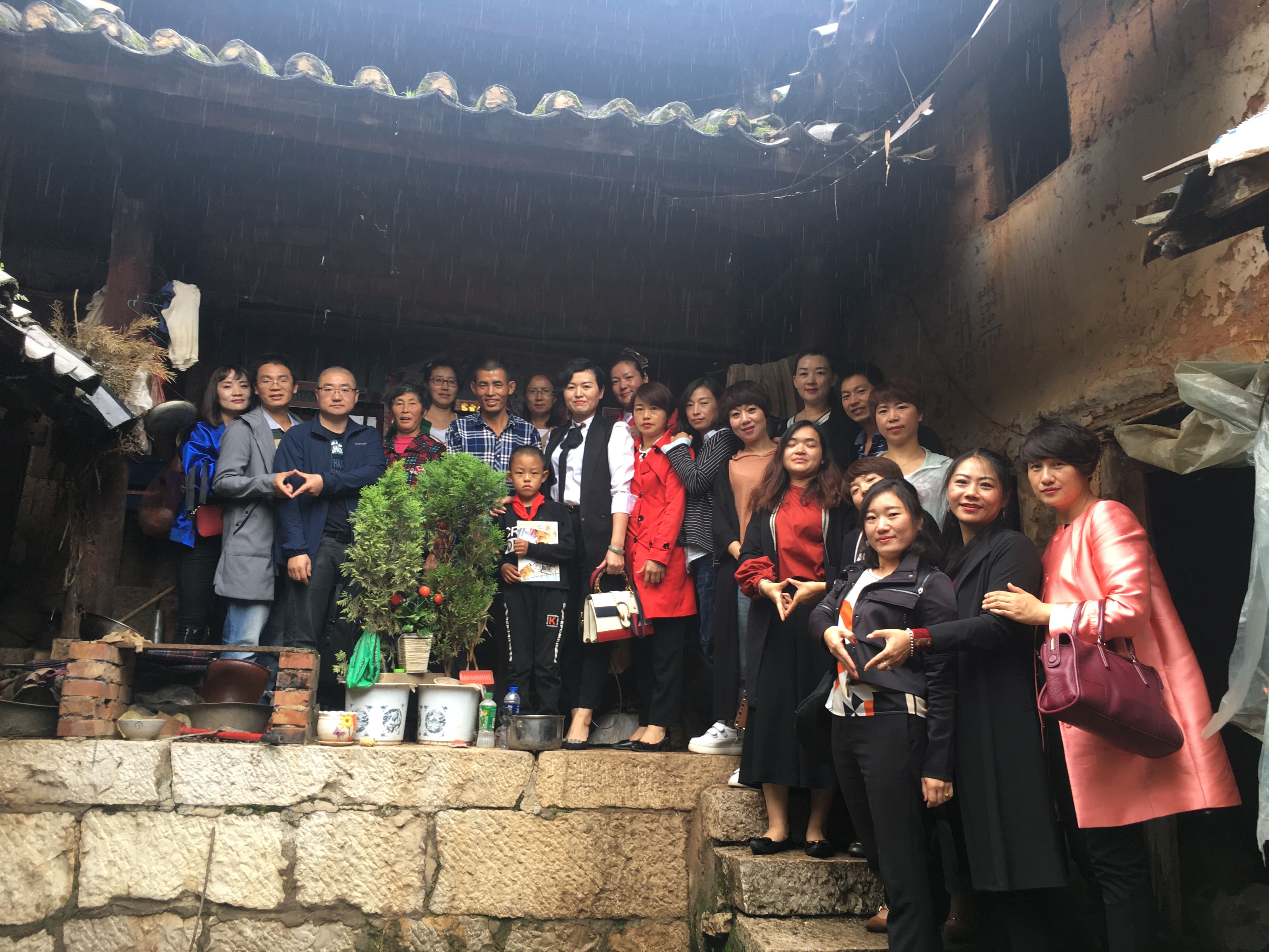 第151所 石林彝族自治县路美邑中心学校鱼龙坝佳博官方网站李凤琼小学
