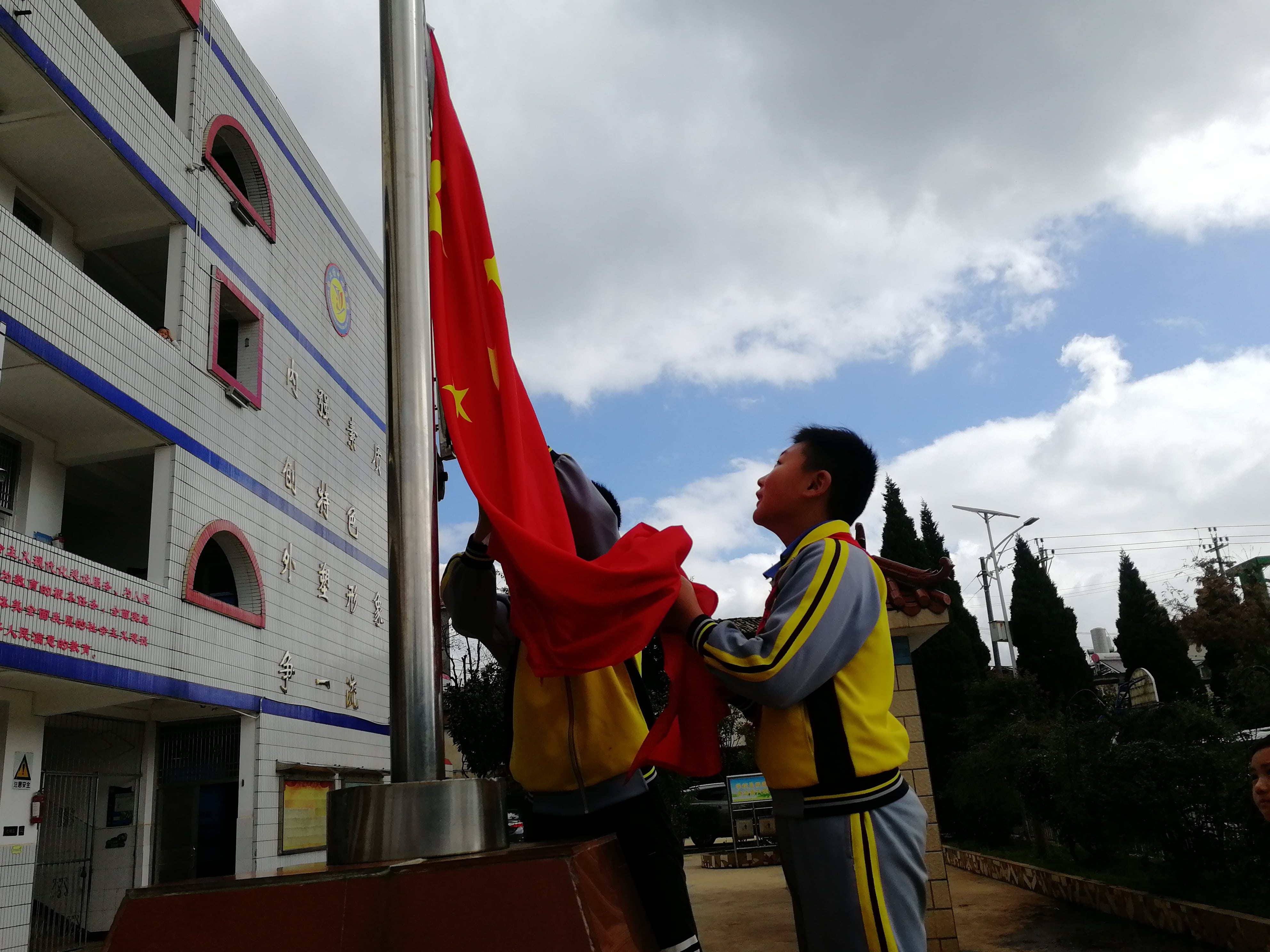 第166所 昆明市官渡区白汉场佳博官方网站任美萍学校