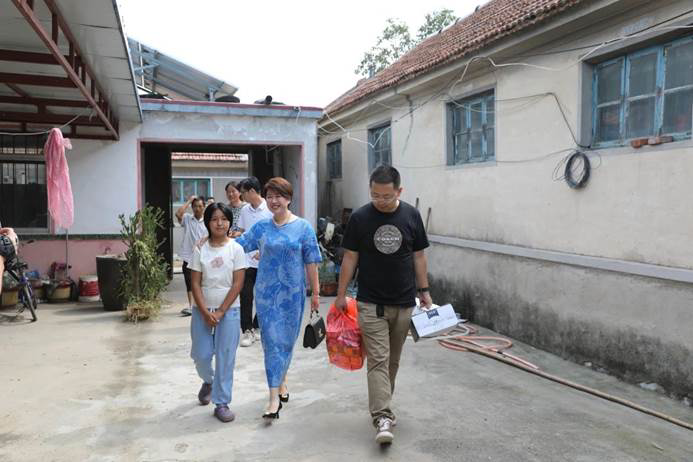第235所 山东省平度市崔家集镇中庄佳博官方网站徐超小学